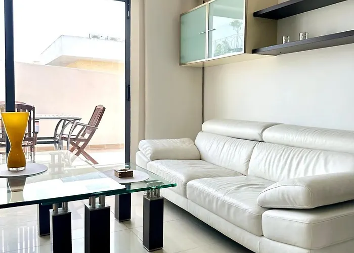 Luxury Penthouse 170 Meters From The Sea In Balluta Bay