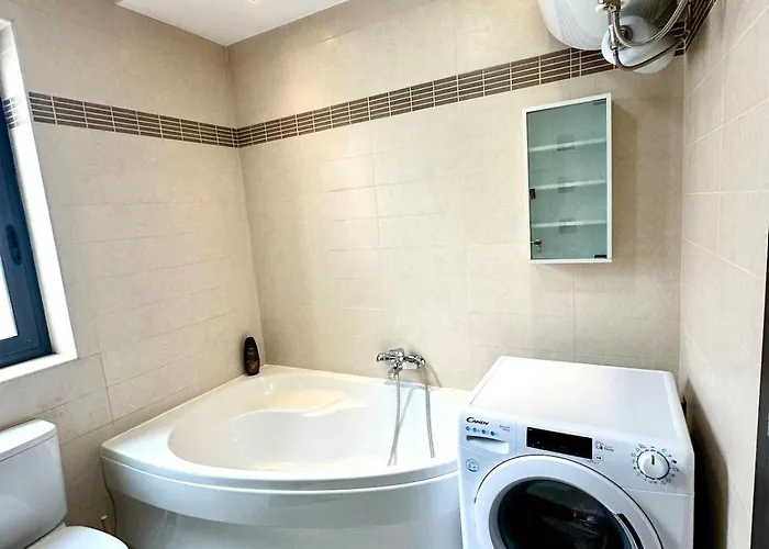 Luxury Penthouse 170 Meters From The Sea In Balluta Bay