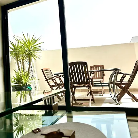 Luxury Penthouse 170 Meters From The Sea In Balluta Bay