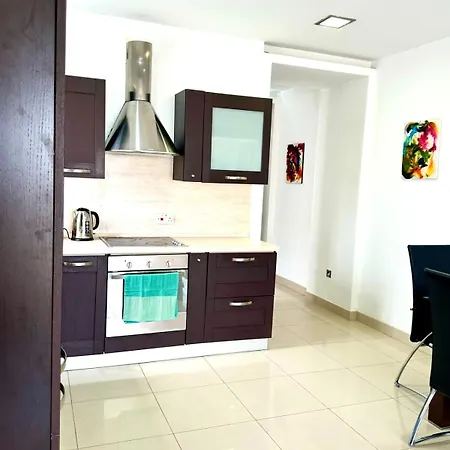 Luxury Penthouse 170 Meters From The Sea In Balluta Bay *