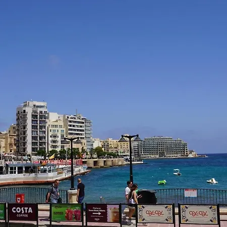 Luxury Penthouse 170 Meters From The Sea In Balluta Bay *