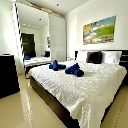 Apartment Luxury Penthouse 170 Meters From The Sea In Balluta Bay Sliema