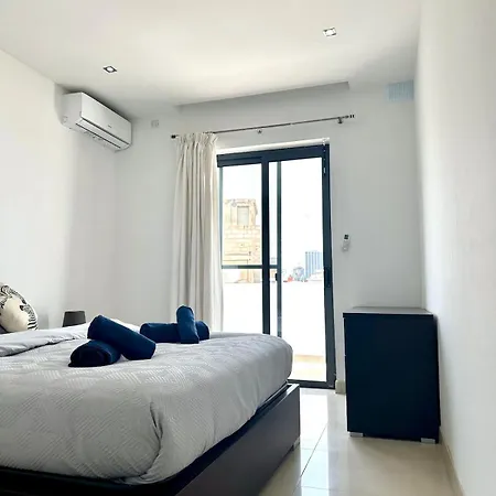 Luxury Penthouse 170 Meters From The Sea In Balluta Bay Sliema