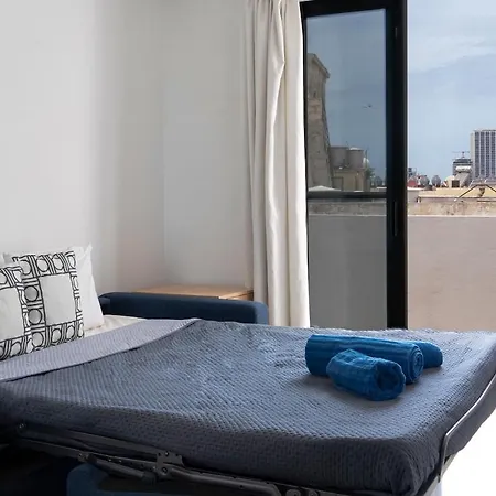 Luxury Penthouse 170 Meters From The Sea In Balluta Bay Apartment