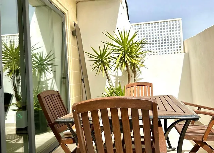 Διαμέρισμα Luxury Penthouse 170 Meters From The Sea In Balluta Bay Σλιέμα