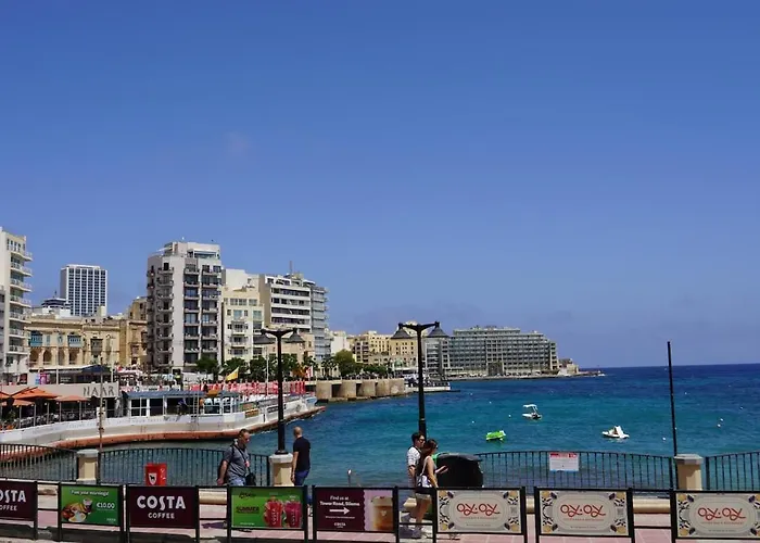 Luxury Penthouse 170 Meters From The Sea In Balluta Bay *