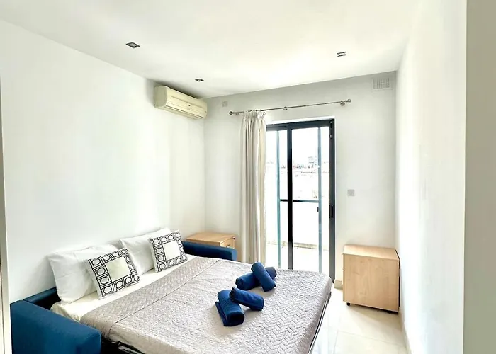 Luxury Penthouse 170 Meters From The Sea In Balluta Bay Daire *