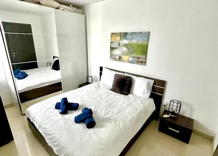 Luxury Penthouse 170 Meters From The Sea In Balluta Bay Σλιέμα