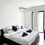 Luxury Penthouse 170 Meters From The Sea In Balluta Bay Apartman