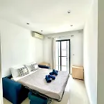 Luxury Penthouse 170 Meters From The Sea In Balluta Bay Apartman *